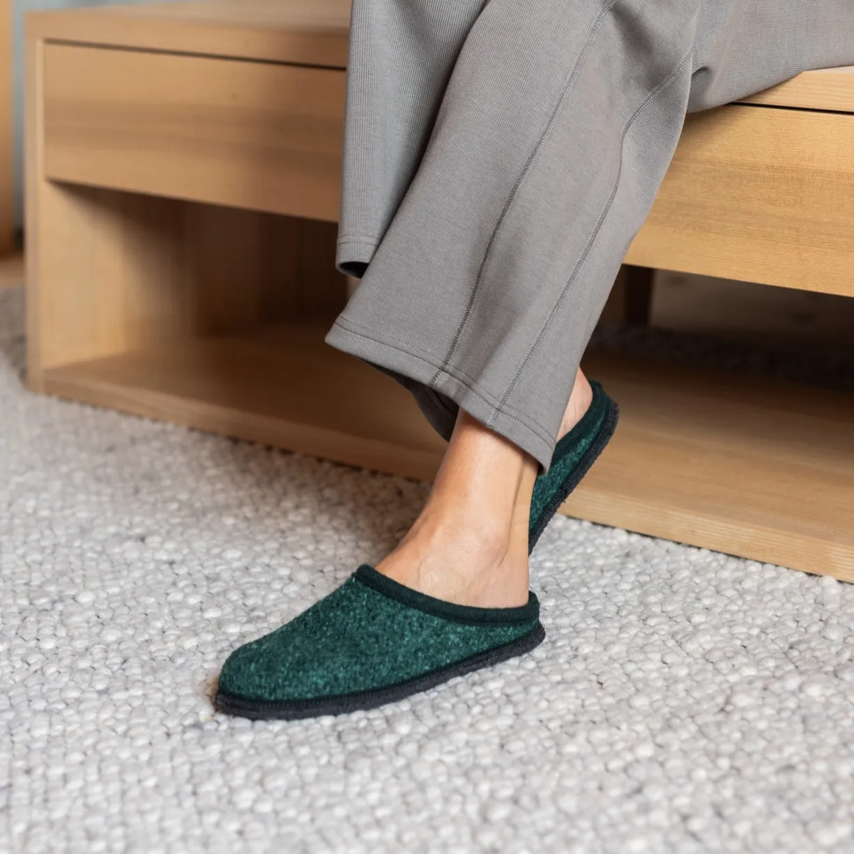 Wool Venture grün Hausschuhe