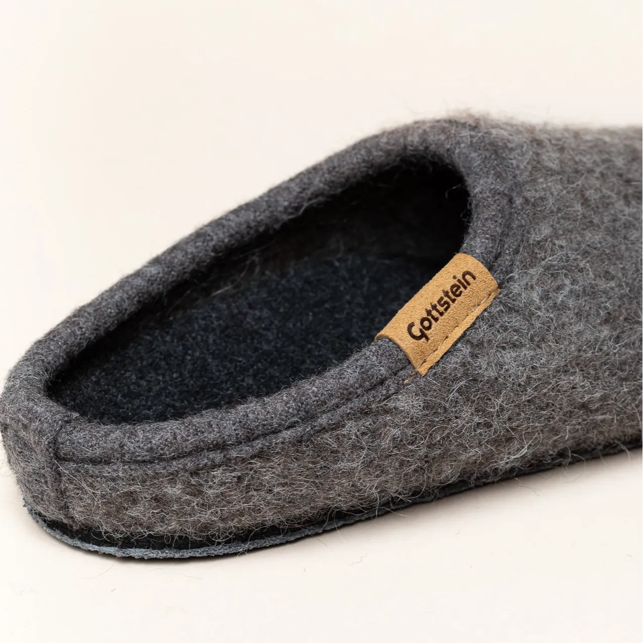Alpine Comfort Filzpantoffel Steinschaf