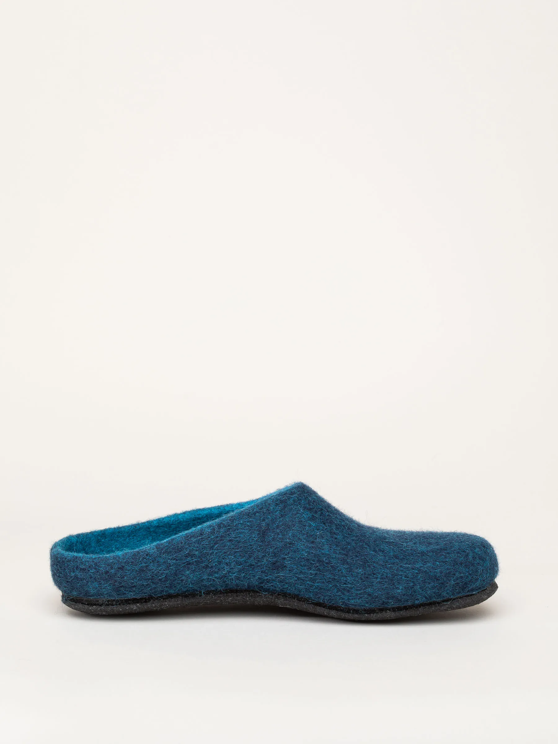 AN 709 Slipper