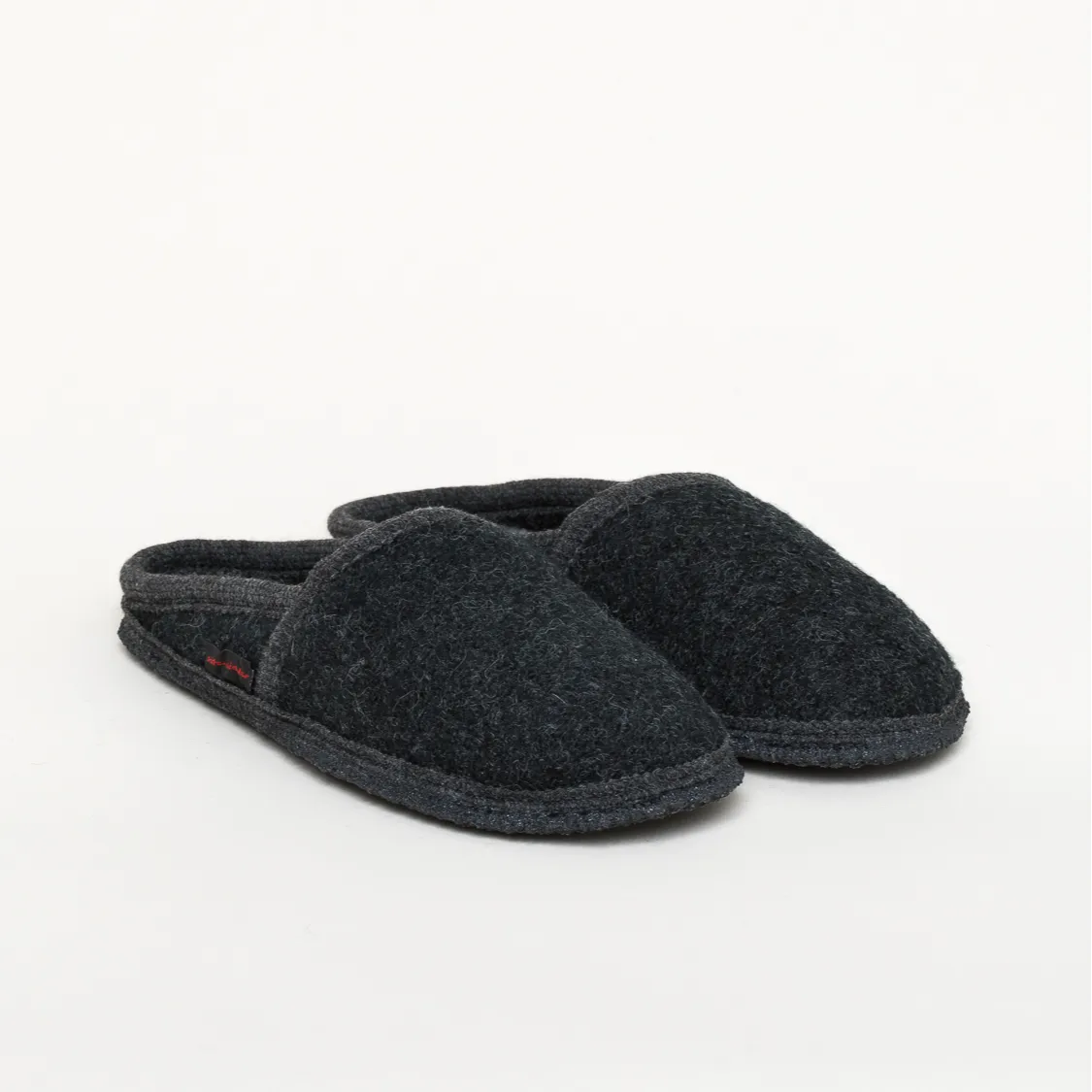 Pantoffel Hausschuh Virgen schwarz