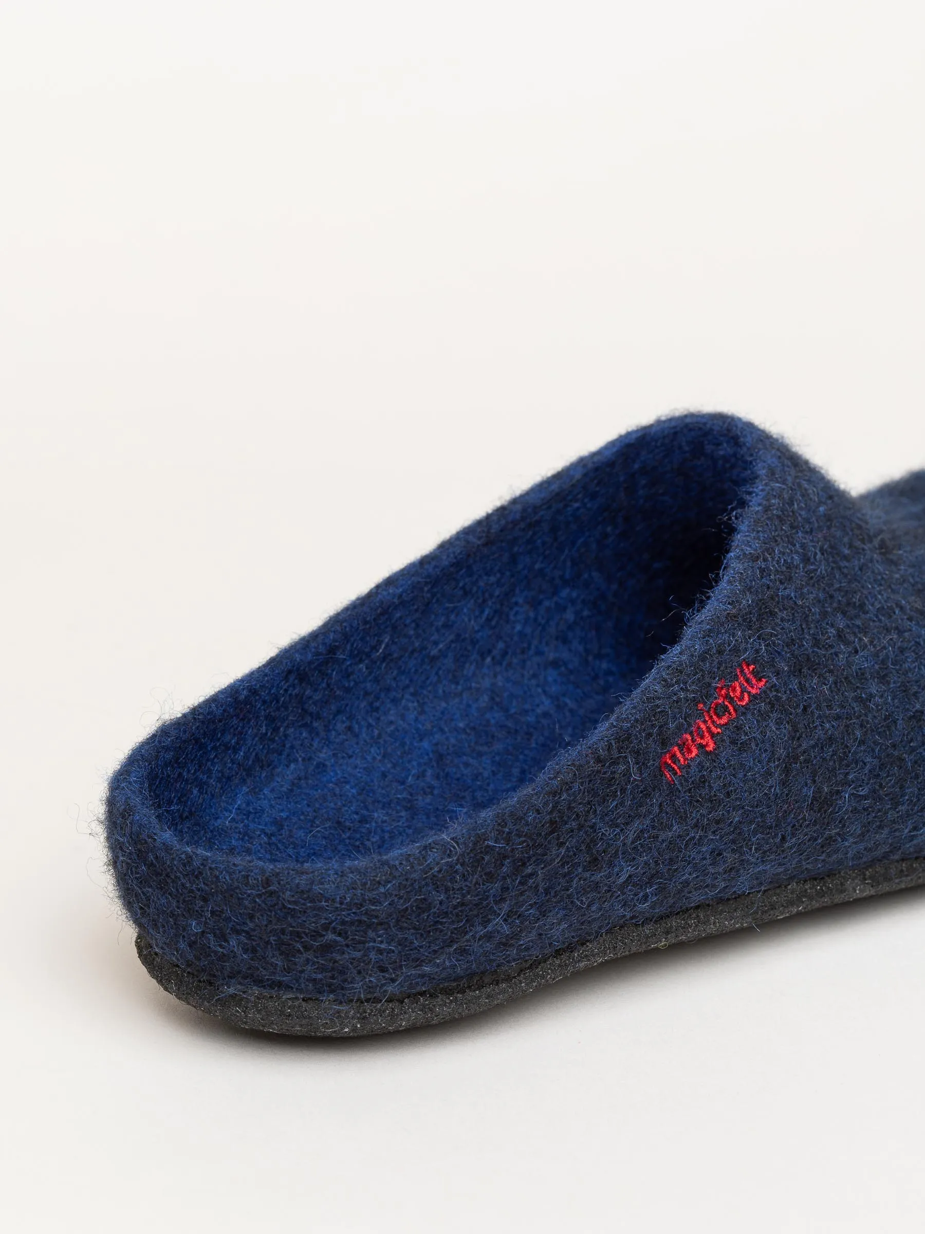 AN 709 Slipper