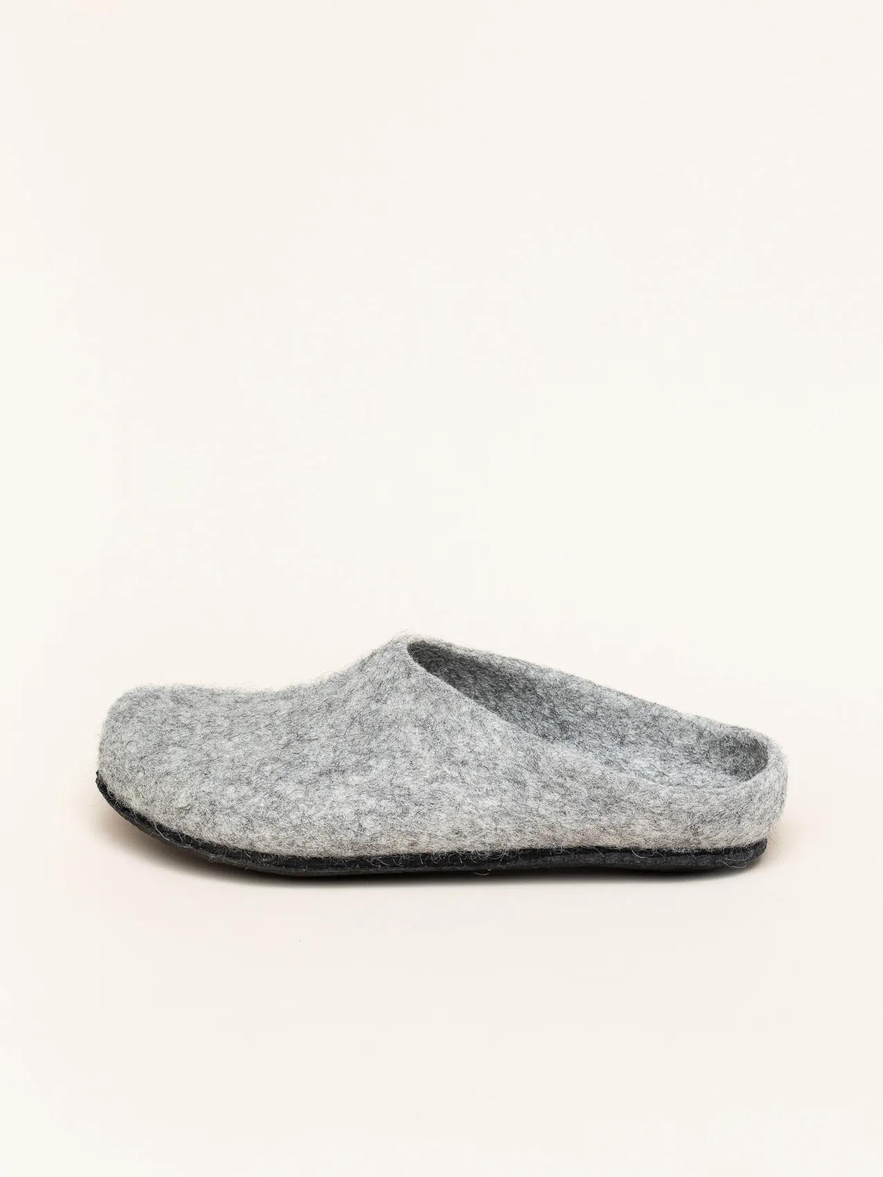 AT 719 rare wool slippers