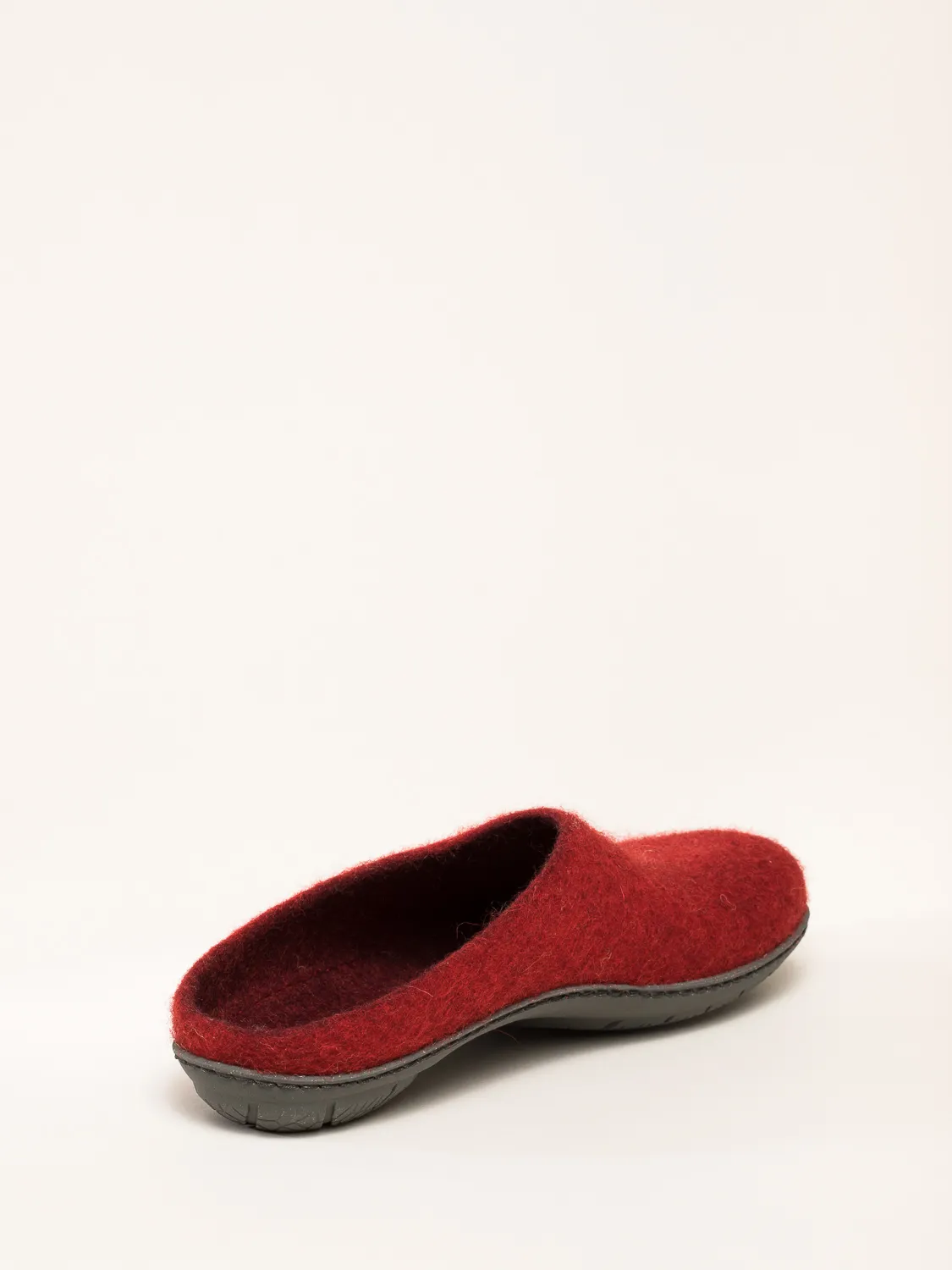 PO 736 Slipper