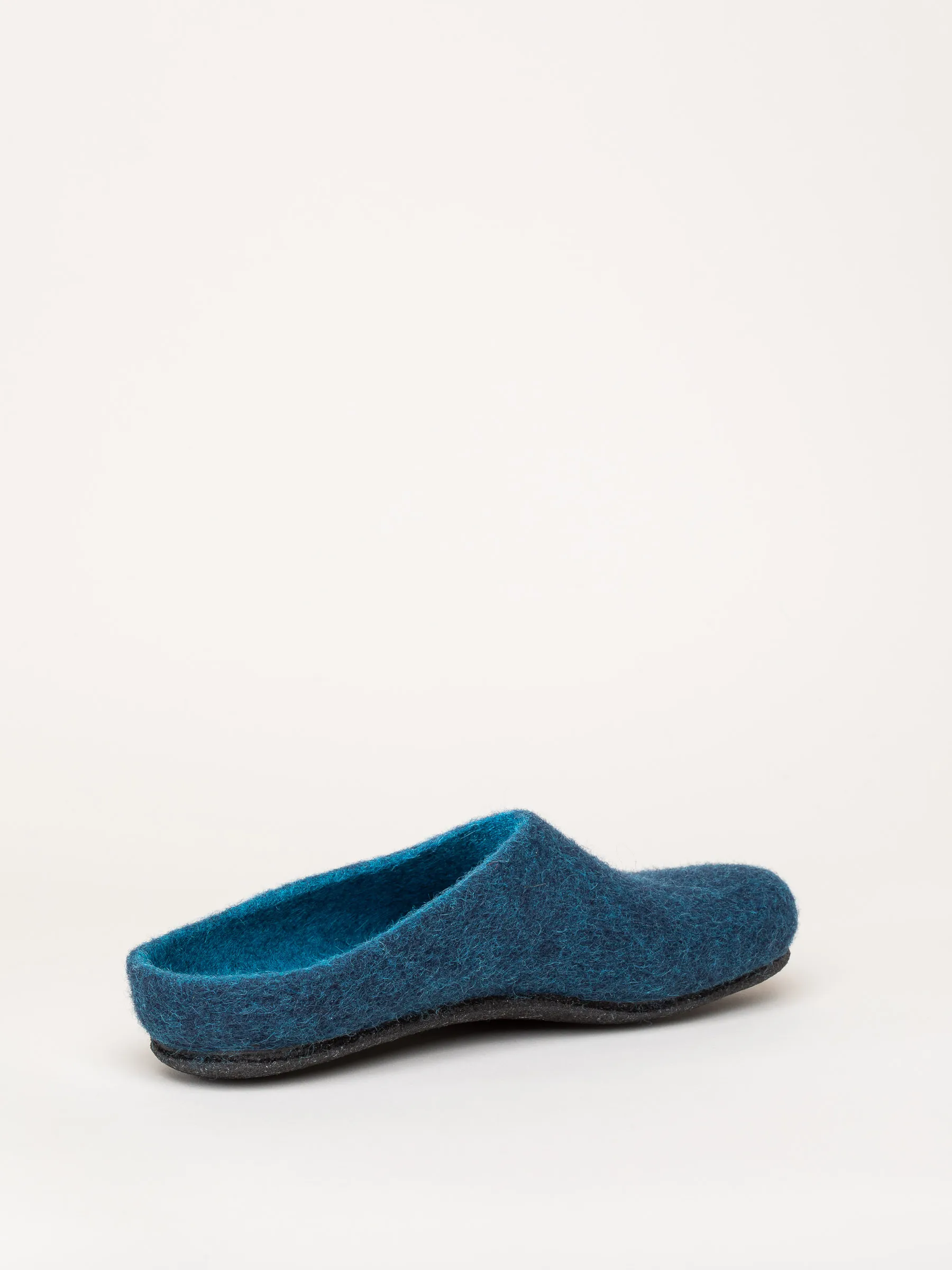 AN 709 Slipper