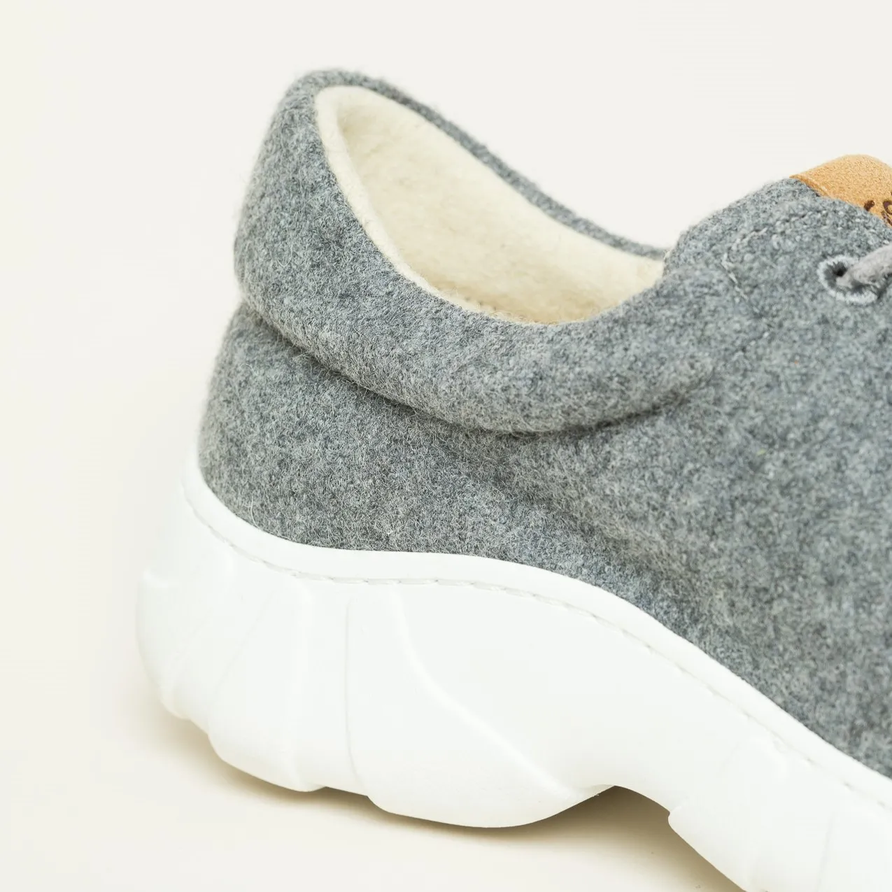 Wool Flyer
