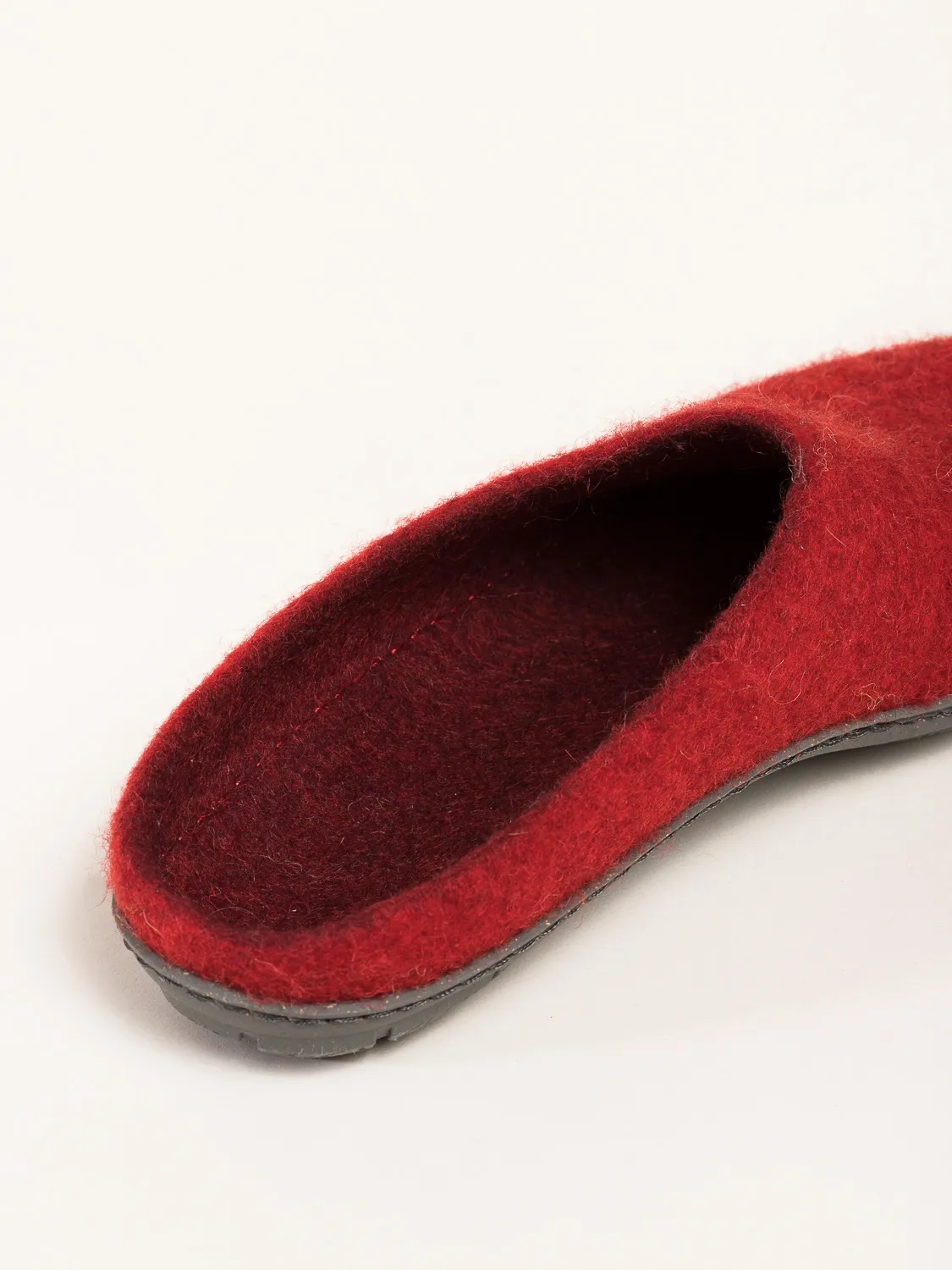 PO 736 Slipper