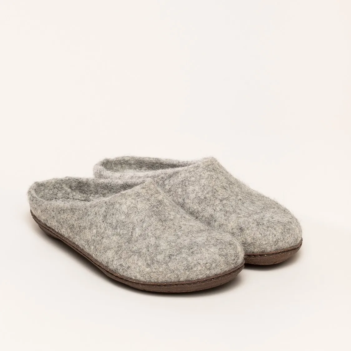 PO 737 rare wool slippers